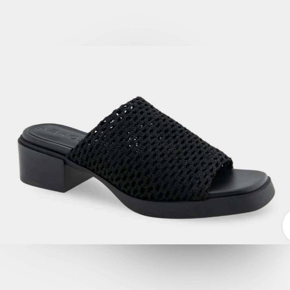 NWT Aerosoles Black Crochet Knit Upper Slip On Boho Sandal Size 5.5